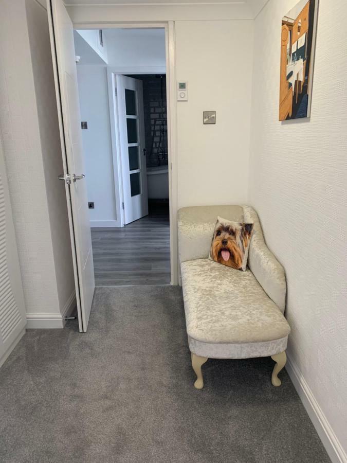 Luxury Panoramic Balcony Swindon Central Bagian luar foto