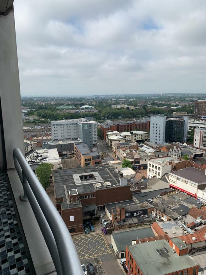 Luxury Panoramic Balcony Swindon Central Bagian luar foto