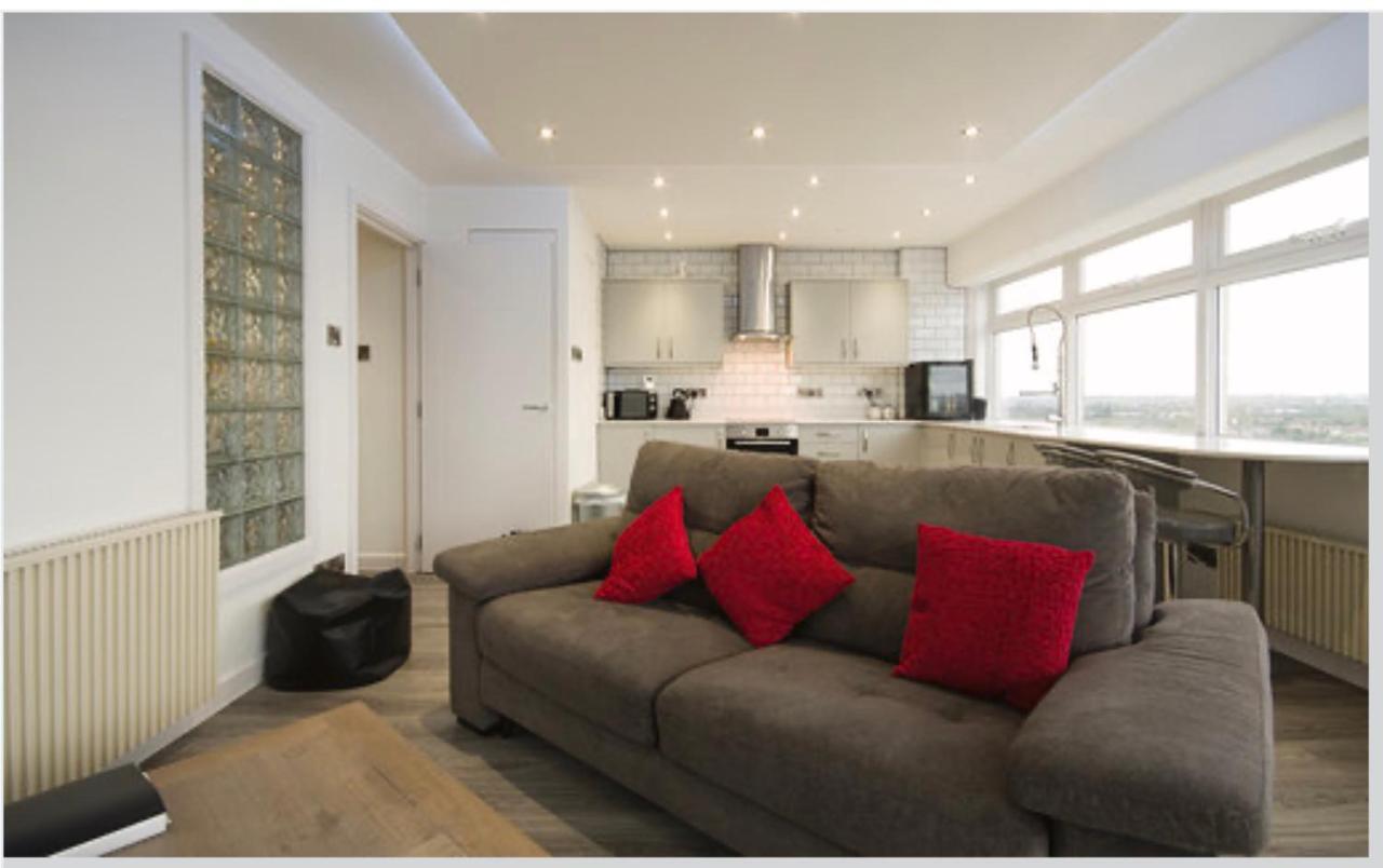 Luxury Panoramic Balcony Swindon Central Bagian luar foto